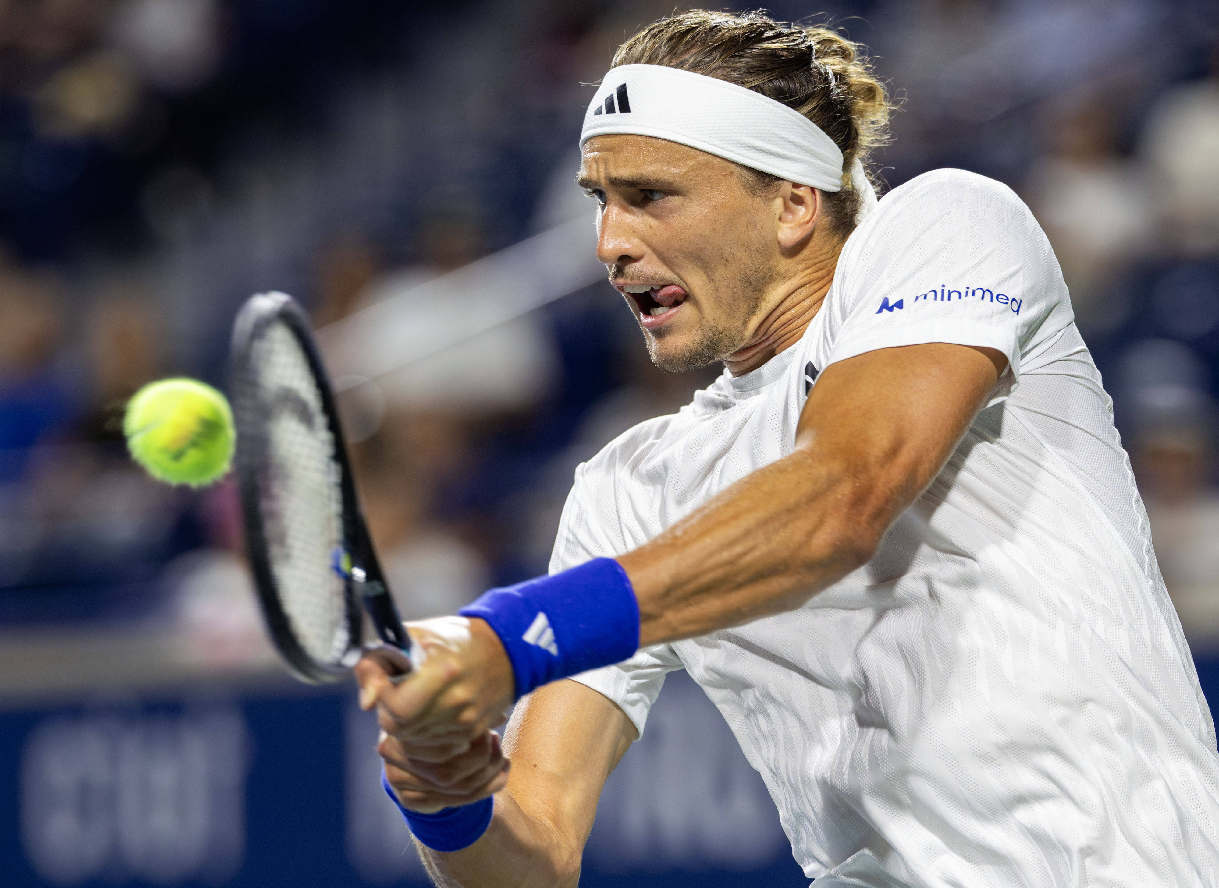 关于英国网球队横扫西班牙网球队，兹维列夫爆发神勇的信息