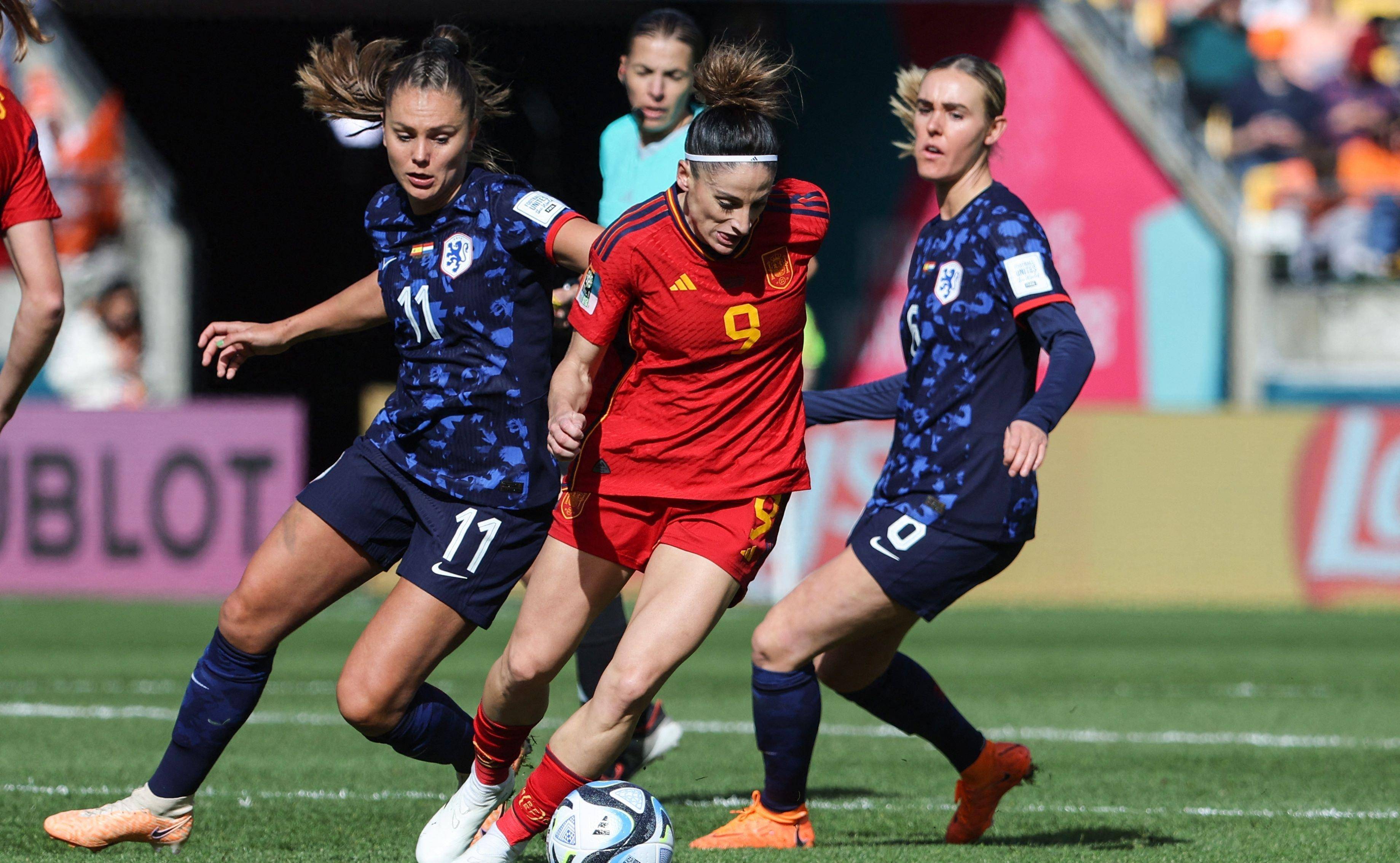 九游娱乐app下载-欧洲女足精彩对决，谁能笑到最后
