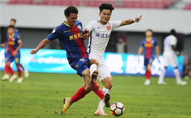 九游体育-河南建业客场战胜青岛黄海，取得关键胜利