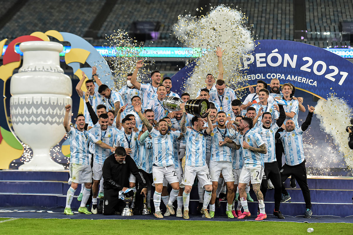 九游体育APP下载-爱尔兰男子足球队豪取胜利，成功晋级八强