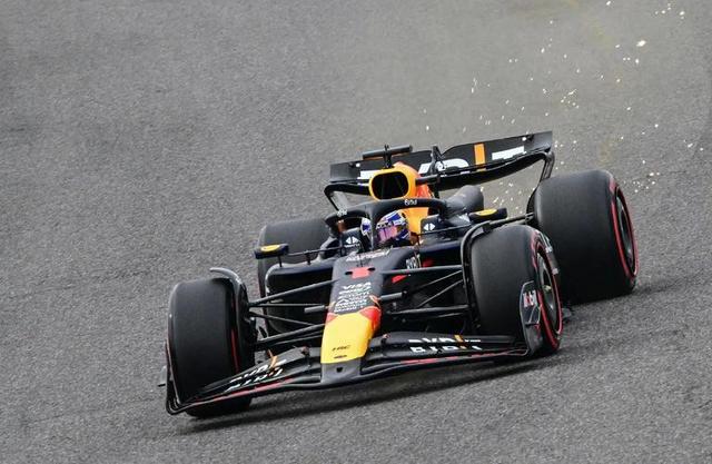 索伯车队翻盘梅赛德斯，阿隆索高光表现的简单介绍