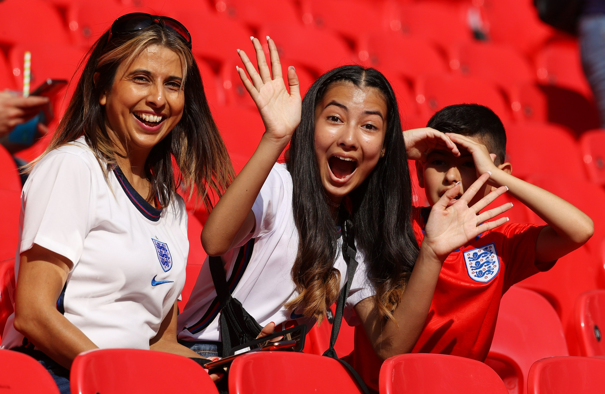 包含英格兰队完胜波兰队，林高远扛起全队的词条