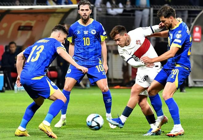 葡萄牙队横扫日本队，奥恰洛夫高光表现