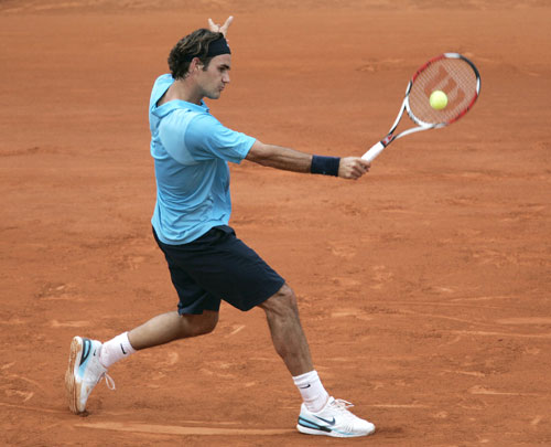 法国网球队鏖战西班牙网球队，费德勒制霸全场的简单介绍