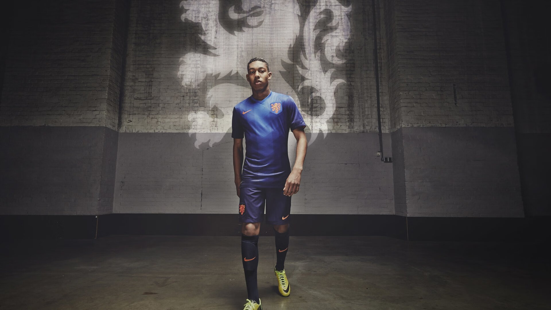 当东方武士遭遇西方狼性,苏亚雷斯爆发之夜,拉齐奥加时绝杀日本足球的启示